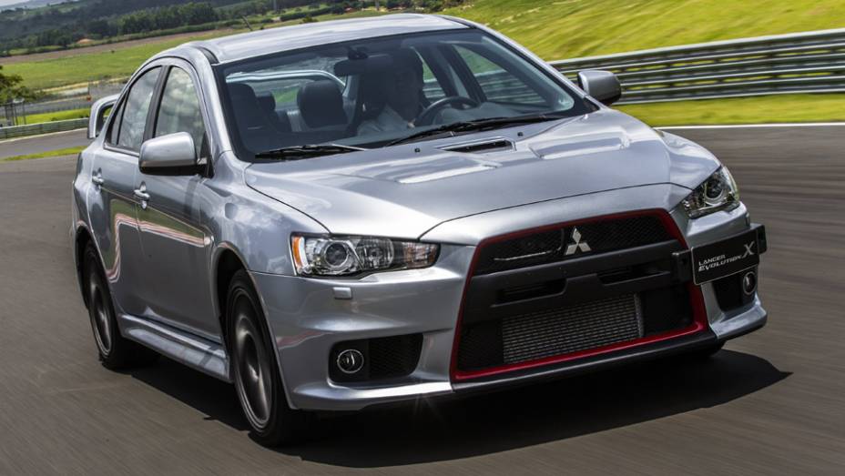 Mitsubishi Lancer Evo X John Easton: o modelo mais recente desta lista é também a série de despedida do carro; serão vendidas apenas 100 unidades modificadas pelo preparador mais renomado de Lancer Evo do mundo