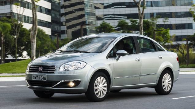 Com uma leve reestilização, o Linea 2015 chega às concessionárias Fiat | <a href="https://gutenberg.quatrorodas.abril.com.br/noticias/fabricantes/reestilizado-linea-chega-r-55-850-778473.shtml" rel="migration">Leia mais</a> | <a href="https://gutenberg.quatrorodas.abril.com.br/carros/impresso" rel="migration"></a> Com uma leve reestilização, o Linea 2015 chega às concessionárias Fiat | <a href="https://gutenberg.quatrorodas.abril.com.br/noticias/fabricantes/reestilizado-linea-chega-r-55-850-778473.shtml" rel="migration">Leia mais</a> | <a href="https://gutenberg.quatrorodas.abril.com.br/carros/impresso" rel="migration"></a>