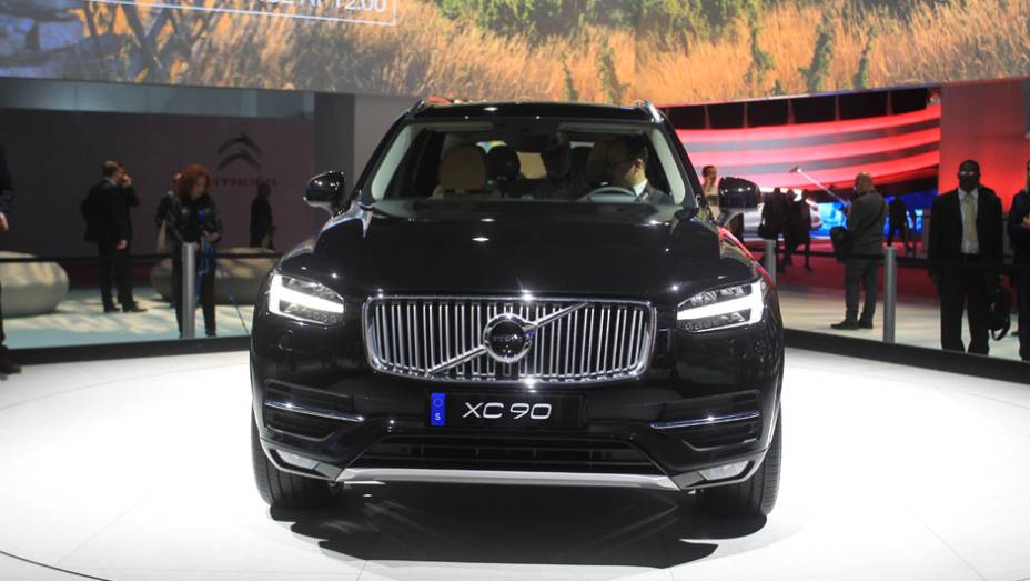 Volvo XC90 | <a href="https://gutenberg.quatrorodas.abril.com.br/galerias/saloes/paris/2014/direto-salao-paris-parte-2-803962.shtml" rel="migration">Veja mais: direto de Paris - Parte 2</a>