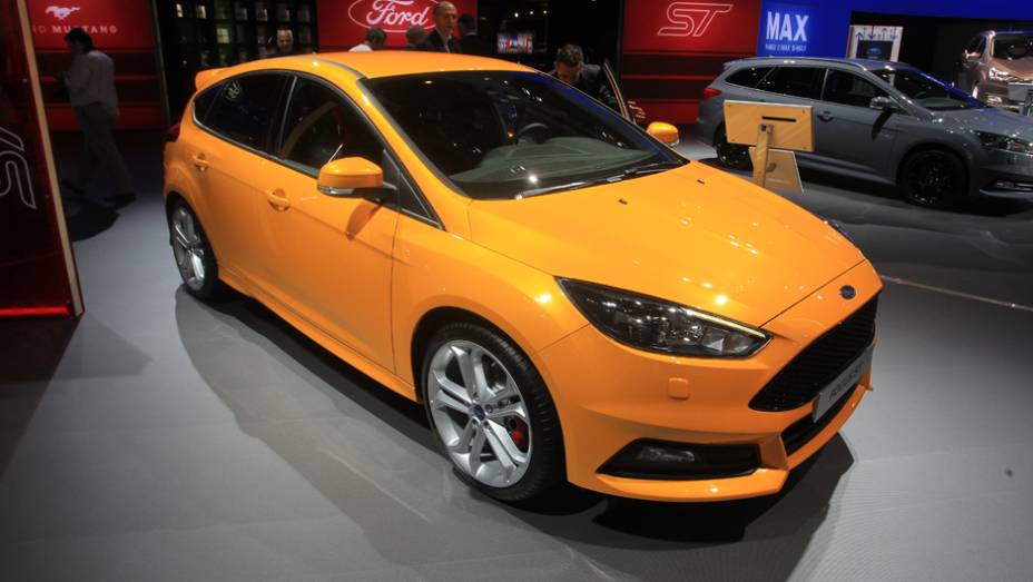 Ford Focus ST | <a href="https://gutenberg.quatrorodas.abril.com.br/galerias/saloes/paris/2014/direto-salao-paris-parte-2-803962.shtml" rel="migration">Veja mais: direto de Paris - Parte 2</a>