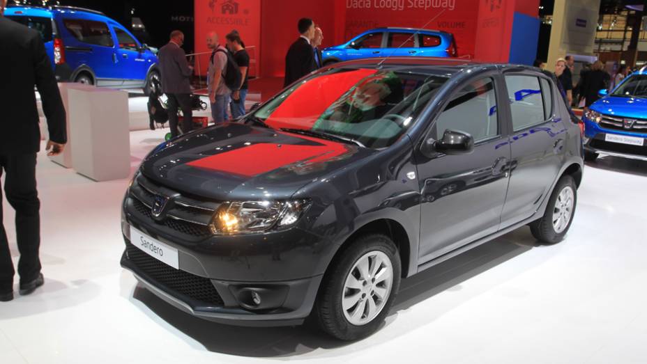 Dacia Sandero Blacktouch | <a href="https://gutenberg.quatrorodas.abril.com.br/noticias/saloes/paris-2014/dacia-revela-duster-air-sandero-black-touch-802298.shtml" rel="migration">Leia mais</a> | <a href="https://gutenberg.quatrorodas.abril.com.br/galerias/saloes/paris/2014/direto-salao-paris" rel="migration"></a>