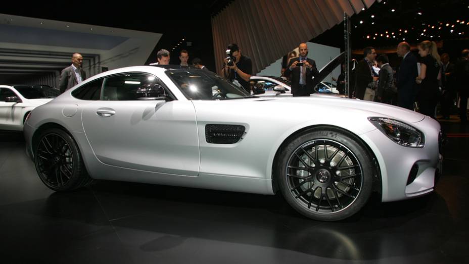 Mercedes AMG GT | <a href="https://gutenberg.quatrorodas.abril.com.br/noticias/saloes/paris-2014/mercedes-benz-revela-amg-gt-799359.shtml" rel="migration">Leia mais</a> | <a href="https://gutenberg.quatrorodas.abril.com.br/galerias/saloes/paris/2014/direto-salao-paris-parte-2-803962.shtml" rel="migration">Ve</a>