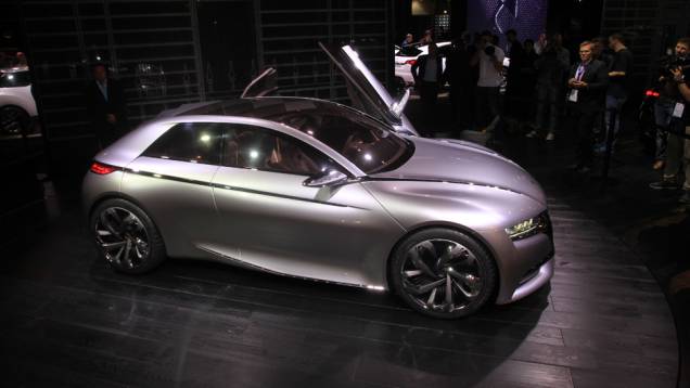 Divine DS concept | <a href="https://gutenberg.quatrorodas.abril.com.br/noticias/saloes/paris-2014/citroen-cria-conceito-futurista-divine-ds-798916.shtml" rel="migration">Leia mais</a> | <a href="https://gutenberg.quatrorodas.abril.com.br/galerias/saloes/paris/2014/direto-salao-paris-parte-2-" rel="migration"></a> Divine DS concept | <a href="https://gutenberg.quatrorodas.abril.com.br/noticias/saloes/paris-2014/citroen-cria-conceito-futurista-divine-ds-798916.shtml" rel="migration">Leia mais</a> | <a href="https://gutenberg.quatrorodas.abril.com.br/galerias/saloes/paris/2014/direto-salao-paris-parte-2-" rel="migration"></a>