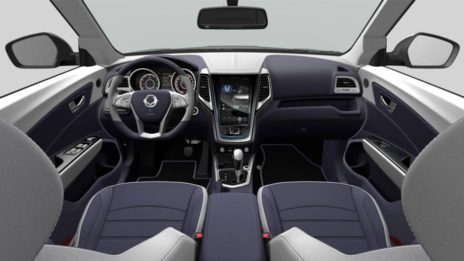 Tela central do sistema de entretenimento é o destaque do interior | <a href="https://gutenberg.quatrorodas.abril.com.br/noticias/saloes/paris-2014/ssangyong-lanca-suv-salao-paris-799528.shtml" rel="migration">Leia mais</a>