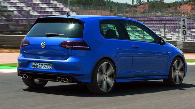Com 300 cv, o novo Golf R tem 30 cv a mais que seu antecessor | <a href="https://gutenberg.quatrorodas.abril.com.br/saloes/frankfurt/2013/volkswagen-golf-r-752207.shtml" rel="migration">Leia mais</a> Com 300 cv, o novo Golf R tem 30 cv a mais que seu antecessor | <a href="https://gutenberg.quatrorodas.abril.com.br/saloes/frankfurt/2013/volkswagen-golf-r-752207.shtml" rel="migration">Leia mais</a>