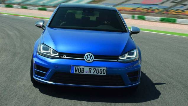 Na Alemanha, o novo Golf R custará a partir de 38.325 euros | <a href="https://gutenberg.quatrorodas.abril.com.br/saloes/frankfurt/2013/volkswagen-golf-r-752207.shtml" rel="migration">Leia mais</a> Na Alemanha, o novo Golf R custará a partir de 38.325 euros | <a href="https://gutenberg.quatrorodas.abril.com.br/saloes/frankfurt/2013/volkswagen-golf-r-752207.shtml" rel="migration">Leia mais</a>