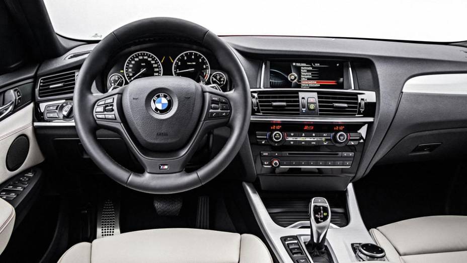 Interior é quase o mesmo do X3, do qual o X4 deriva | <a href="https://gutenberg.quatrorodas.abril.com.br/carros/lancamentos/bmw-x4-775640.shtml" rel="migration">Leia mais</a>