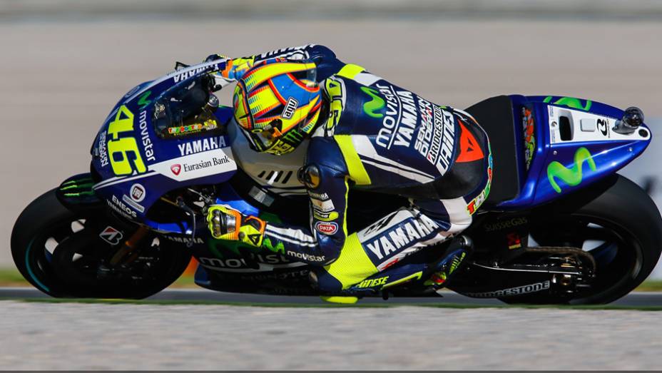 O italiano conquistou a primeira pole desde 2010. | <a href="https://gutenberg.quatrorodas.abril.com.br/moto/noticias/motogp-rossi-pole-ultima-corrida-ano-810756.shtml" rel="migration">Leia mais</a>