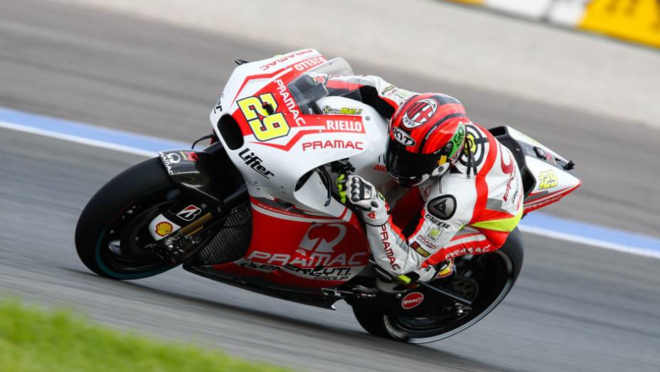 Iannone conquistou a segunda posição. | <a href="https://gutenberg.quatrorodas.abril.com.br/moto/noticias/motogp-rossi-pole-ultima-corrida-ano-810756.shtml" rel="migration">Leia mais</a>