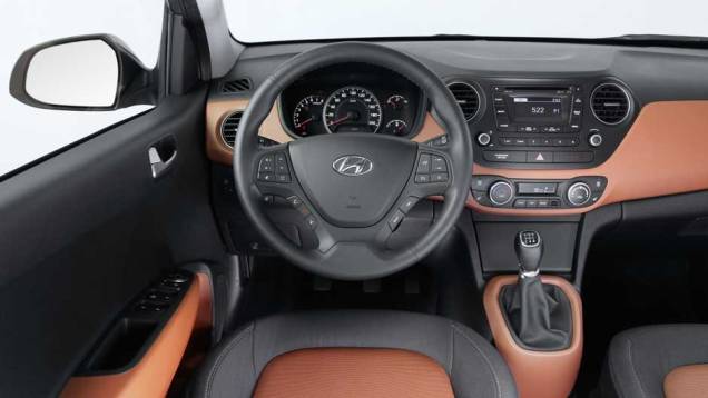 Acabamento em dois tons tem boa qualidade | <a href="https://gutenberg.quatrorodas.abril.com.br/saloes/frankfurt/2013/hyundai-i10-753181.shtml" rel="migration">Leia mais</a> Acabamento em dois tons tem boa qualidade | <a href="https://gutenberg.quatrorodas.abril.com.br/saloes/frankfurt/2013/hyundai-i10-753181.shtml" rel="migration">Leia mais</a>
