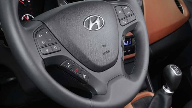 Volante multifuncional agrupa comandos de som, Bluetooth e piloto automático | <a href="https://gutenberg.quatrorodas.abril.com.br/saloes/frankfurt/2013/hyundai-i10-753181.shtml" rel="migration">Leia mais</a> Volante multifuncional agrupa comandos de som, Bluetooth e piloto automático | <a href="https://gutenberg.quatrorodas.abril.com.br/saloes/frankfurt/2013/hyundai-i10-753181.shtml" rel="migration">Leia mais</a>