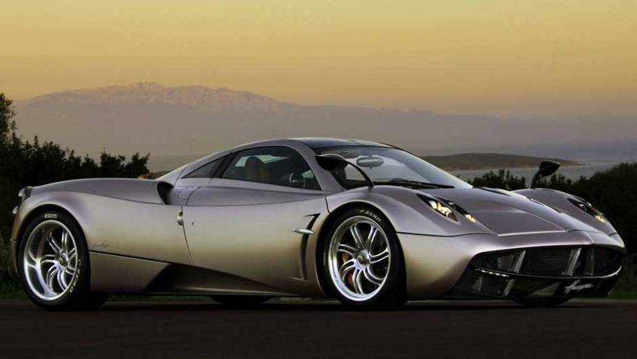 O Huayra é o novo superesportivo da marca de Horacio Pagani