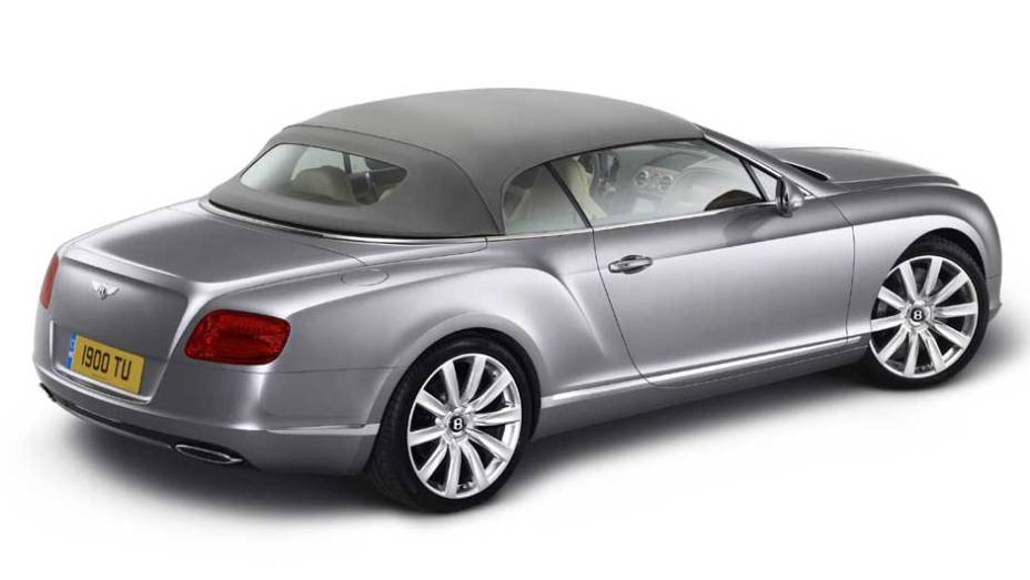 Roadster está 70 kg mais leve que seu antecessor | <a href="https://gutenberg.quatrorodas.abril.com.br/carros/lancamentos/bentley-continental-gtc-637536.shtml" rel="migration">Leia mais</a>