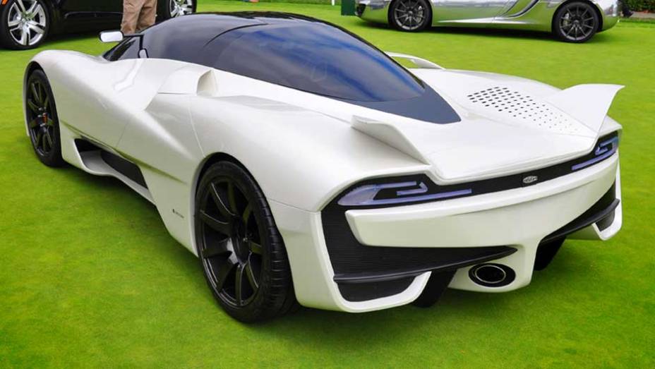 Versão de produção será equipada com um motor 7.0 V8, que entrega 1.350 cv | <a href="https://gutenberg.quatrorodas.abril.com.br/noticias/shelby-apresenta-tuatara-eua-299537_p.shtml" rel="migration">Leia mais</a>