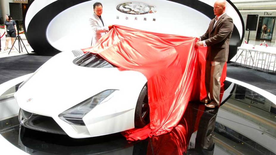 A fábrica de Washington deve produzir 16 carros por ano | <a href="https://gutenberg.quatrorodas.abril.com.br/noticias/shelby-apresenta-tuatara-eua-299537_p.shtml" rel="migration">Leia mais</a>