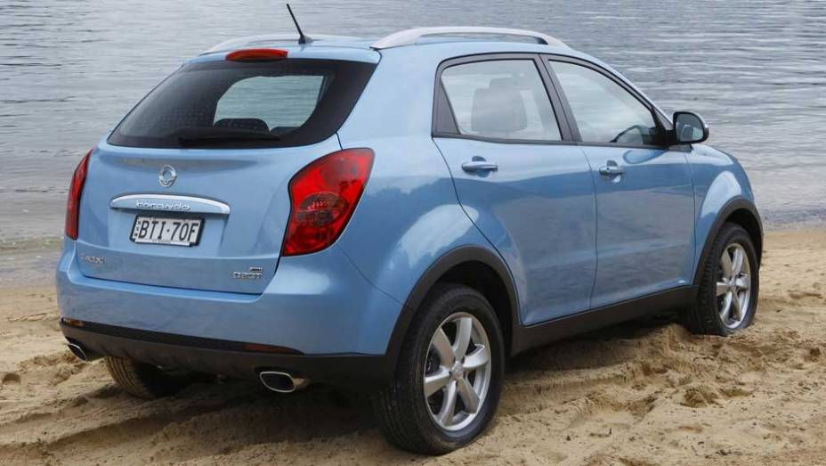 As lanternas possuem lentes embutidas | <a href="https://gutenberg.quatrorodas.abril.com.br/carros/lancamentos/ssangyong-korando-637990.shtml" rel="migration">Leia mais</a>