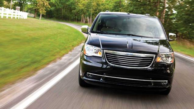 Minivan oferece espaço de sobra para sete passageiros | <a href="https://gutenberg.quatrorodas.abril.com.br/carros/lancamentos/chrysler-town-country-638453.shtml" rel="migration">Leia mais</a> Minivan oferece espaço de sobra para sete passageiros | <a href="https://gutenberg.quatrorodas.abril.com.br/carros/lancamentos/chrysler-town-country-638453.shtml" rel="migration">Leia mais</a>