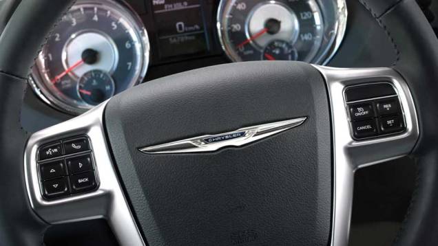 Poucas minivans têm tanta eletrônica embarcada quanto este Chrysler | <a href="https://gutenberg.quatrorodas.abril.com.br/carros/lancamentos/chrysler-town-country-638453.shtml" rel="migration">Leia mais</a> Poucas minivans têm tanta eletrônica embarcada quanto este Chrysler | <a href="https://gutenberg.quatrorodas.abril.com.br/carros/lancamentos/chrysler-town-country-638453.shtml" rel="migration">Leia mais</a>