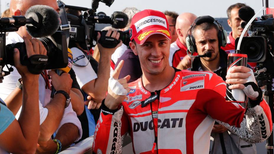 Dovizioso conquistou uma importante pole para a Ducati. | <a href="https://gutenberg.quatrorodas.abril.com.br/moto/noticias/motogp-dovizioso-conquista-pole-japao-805545.shtml" rel="migration">Leia mais</a>
