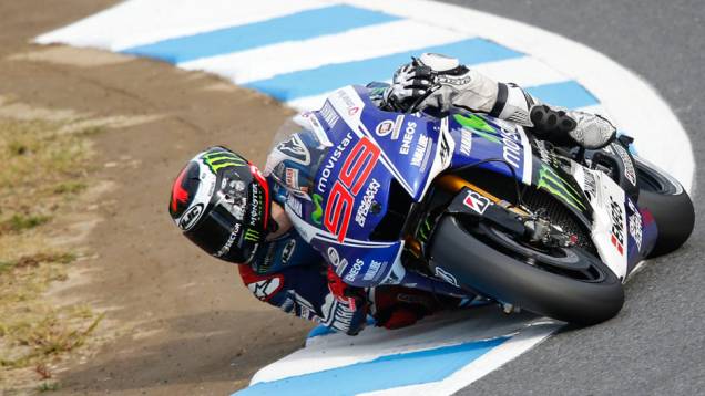 Lorenzo ganhou a última etapa, mas larga em quinto no Japão. | <a href="https://gutenberg.quatrorodas.abril.com.br/moto/noticias/motogp-dovizioso-conquista-pole-japao-805545.shtml" rel="migration">Leia mais</a> Lorenzo ganhou a última etapa, mas larga em quinto no Japão. | <a href="https://gutenberg.quatrorodas.abril.com.br/moto/noticias/motogp-dovizioso-conquista-pole-japao-805545.shtml" rel="migration">Leia mais</a>