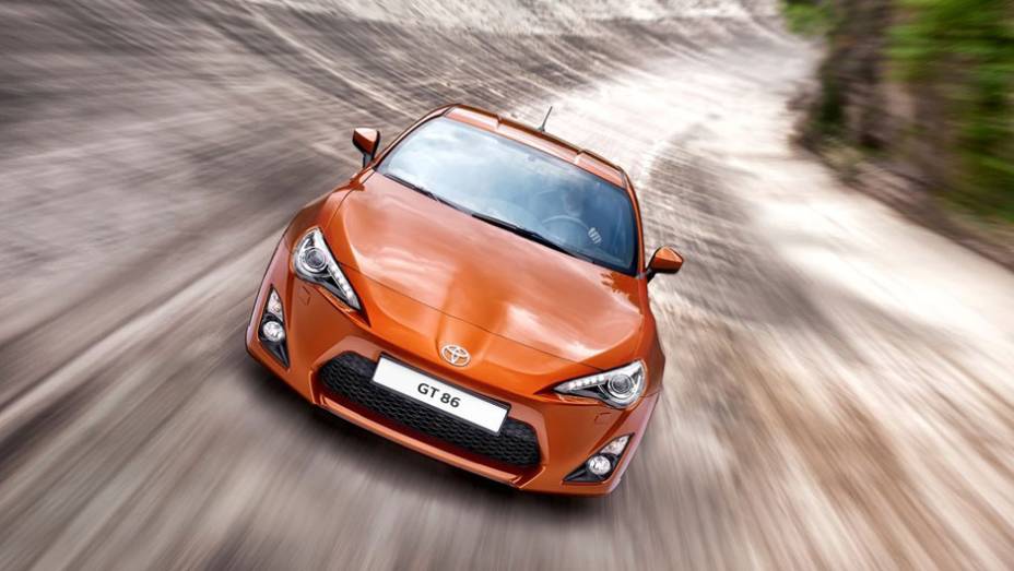 O GT 86 tem um motor 2.0 de 200 cv | <a href="https://gutenberg.quatrorodas.abril.com.br/noticias/toyota-mostra-detalhes-gt-86-308379_p.shtml" rel="migration">Leia mais</a>