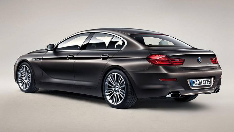 As linhas esportivas e agressivas fazem deste um dos BMW mais bonitos da atualidade | <a href="https://gutenberg.quatrorodas.abril.com.br/saloes/genebra/2012/bmw-serie-g-gran-coupe-678484.shtml" rel="migration">Leia mais</a>