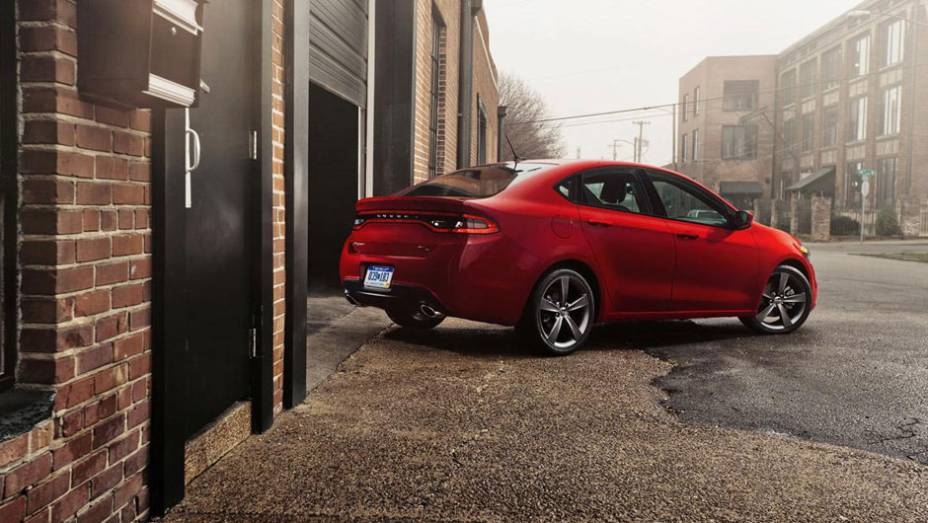 Com sangue italiano, o Dart &eacute; fruto do casamento entre Fiat e Chrysler | <a href="https://gutenberg.quatrorodas.abril.com.br/reportagens/salao/dodge-dart-662260.shtml" rel="migration">Leia mais</a>