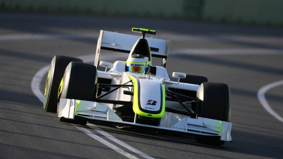 Novembro de 2009 - Deixa a Brawn GP como terceiro colocado no campeonato, com 77 pontos.