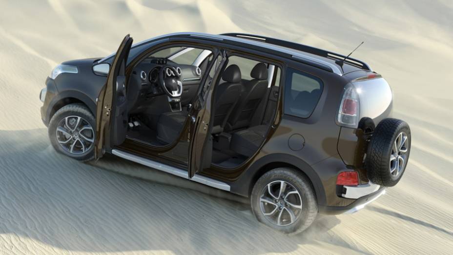 Altura em relação ao solo foi elevada para uso off-road | <a href="https://gutenberg.quatrorodas.abril.com.br/carros/lancamentos/citroen-aircross-591224.shtml" rel="migration">Leia mais</a>