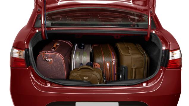 A capacidade do porta-malas cresceu: antes eram 500 litros, agora são 520 | <a href="https://gutenberg.quatrorodas.abril.com.br/carros/lancamentos/fiat-grand-siena-680146.shtml" rel="migration">Leia mais</a> A capacidade do porta-malas cresceu: antes eram 500 litros, agora são 520 | <a href="https://gutenberg.quatrorodas.abril.com.br/carros/lancamentos/fiat-grand-siena-680146.shtml" rel="migration">Leia mais</a>