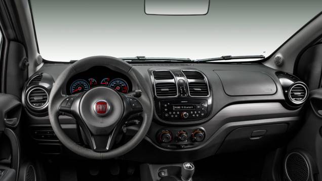 O interior é quase o mesmo do Palio, com exceção dos mostradores retangulares | <a href="https://gutenberg.quatrorodas.abril.com.br/carros/lancamentos/fiat-grand-siena-680146.shtml" rel="migration">Leia mais</a> O interior é quase o mesmo do Palio, com exceção dos mostradores retangulares | <a href="https://gutenberg.quatrorodas.abril.com.br/carros/lancamentos/fiat-grand-siena-680146.shtml" rel="migration">Leia mais</a>