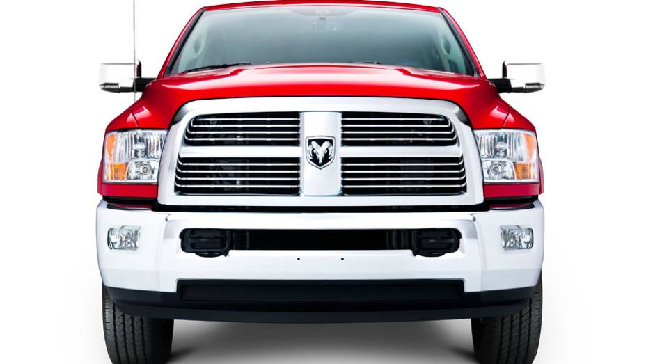 Se eu fosse você, abriria passagem ao ver esta frente no seu retrovisor... | <a href="https://gutenberg.quatrorodas.abril.com.br/salao-do-automovel/2012/carros/2500-laramie-704034.shtml" rel="migration">Leia mais</a>