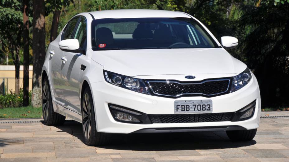 Modelo ocupa um posto entre o Cadenza e o Cerato | <a href="https://gutenberg.quatrorodas.abril.com.br/carros/lancamentos/kia-optima-681089.shtml" rel="migration">Leia mais</a>