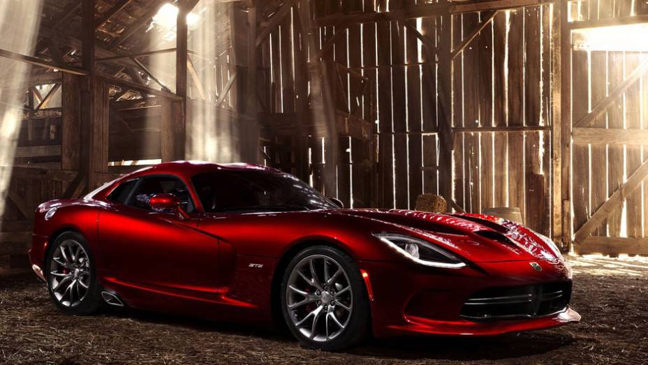 Modelo deixa de se chamar Dodge Viper e vira SRT Viper| <a href="https://gutenberg.quatrorodas.abril.com.br/saloes/nova-york/2012/srt-viper-681186.shtml" rel="migration">Leia mais</a>