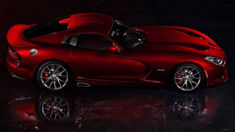 Pot&ecirc;ncia desenvolvida &eacute; de 650 cavalos| <a href="https://gutenberg.quatrorodas.abril.com.br/saloes/nova-york/2012/srt-viper-681186.shtml" rel="migration">Leia mais</a>