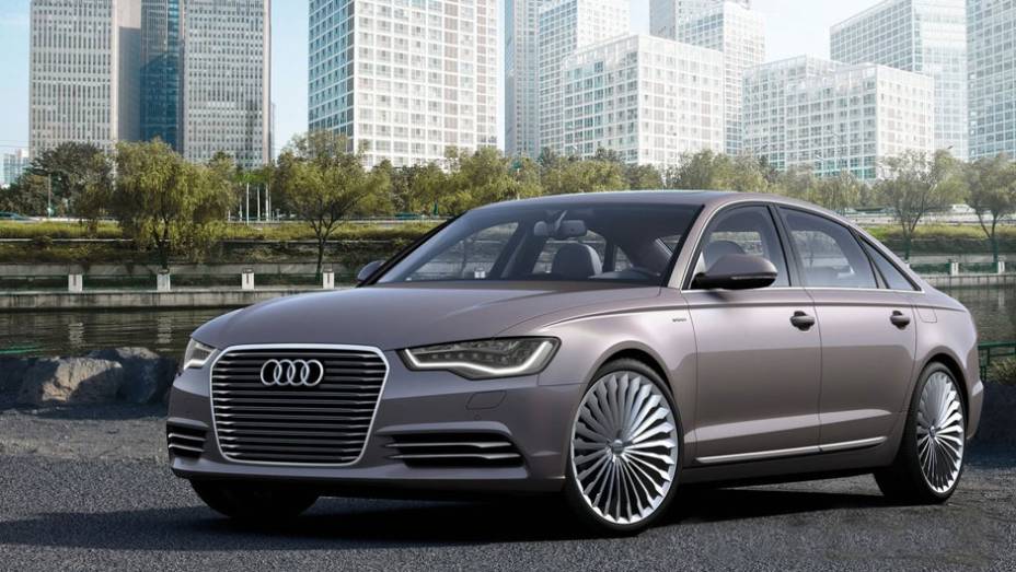 Audi A6 L e-tron é apresentado no Salão de Pequim | <a href="https://gutenberg.quatrorodas.abril.com.br/saloes/pequim/2012/audi-a6-l-e-tron-682722.shtml" rel="migration">Leia mais</a>