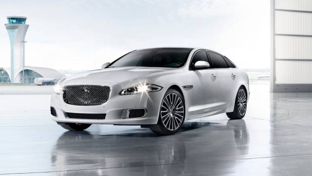 Modelo topo-de-linha acrescenta itens de luxo | <a href="https://gutenberg.quatrorodas.abril.com.br/saloes/pequim/2012/jaguar-xj-ultimate-682745.shtml" rel="migration">Leia mais</a> Modelo topo-de-linha acrescenta itens de luxo | <a href="https://gutenberg.quatrorodas.abril.com.br/saloes/pequim/2012/jaguar-xj-ultimate-682745.shtml" rel="migration">Leia mais</a>