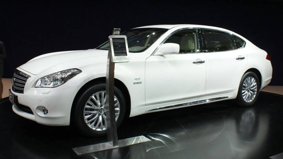 Infiniti M35hL | <a href="https://gutenberg.quatrorodas.abril.com.br/saloes/pequim/2012/infiniti-m35hl-682861.shtml" rel="migration">Leia mais</a>