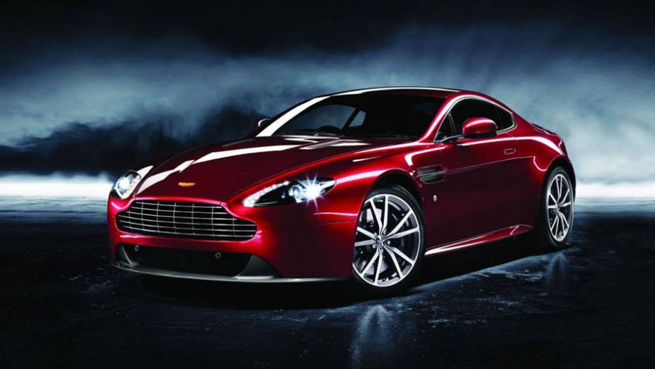 Versão especial chega a três modelos da marca | <a href="https://gutenberg.quatrorodas.abril.com.br/saloes/pequim/2012/aston-martin-dragon-88-682863.shtml" rel="migration">Leia mais</a>