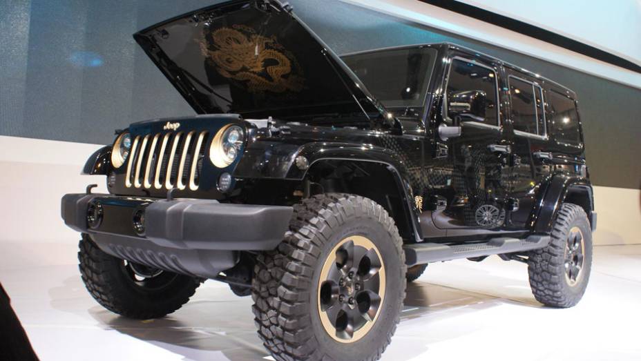 Jeep Wrangler Dragon Edition | <a href="https://gutenberg.quatrorodas.abril.com.br/galerias/saloes/pequim/2012/jeep-wrangler-dragon-682796.shtml" rel="migration">Veja mais fotos</a>