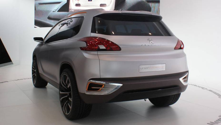 Peugeot Urban Crossover Concept | <a href="https://gutenberg.quatrorodas.abril.com.br/galerias/saloes/pequim/2012/peugeot-urban-concept-682724.shtml" rel="migration">Veja mais fotos</a>