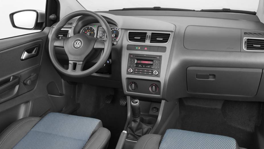 Interior ganhou novos revestimentos | <a href="https://gutenberg.quatrorodas.abril.com.br/carros/lancamentos/vw-fox-bluemotion-683155.shtml" rel="migration">Leia mais</a>