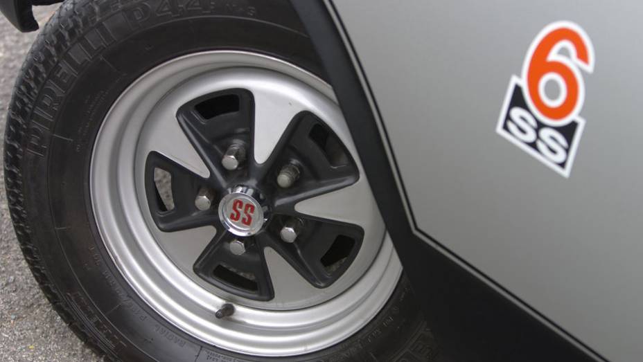 Além do design sedutor, o Opala SS também chamava atenção pelas inovações, como a introdução do câmbio manual de quatro marchas | <a href="https://gutenberg.quatrorodas.abril.com.br/classicos/faixa/opala-ss-melhor-esportivo-nacional-683530.shtml" rel="migration">Leia mais</a>