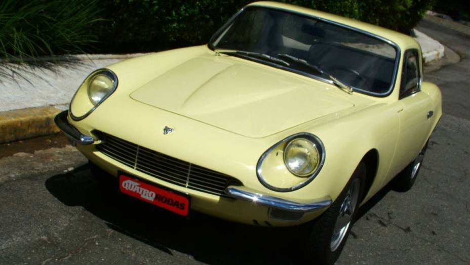 O Puma GT não era tão esportivo assim no desempenho, mas encantava pelo belo design que o fazia ser comparado aos modelos europeus; pena que não foi bem em nossa eleição, perdendo para o Golf GTI | <a href="https://gutenberg.quatrorodas.abril.com.br/classicos/brasile" rel="migration"></a>