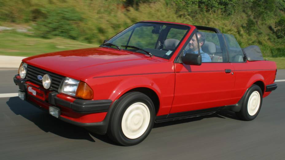 Outro clássico dos anos 80/90, o Escort XR3 ainda é reverenciado até hoje, mas foi derrotado por pouco pelo Fiat Tempra Turbo | <a href="https://gutenberg.quatrorodas.abril.com.br/classicos/brasileiros/conteudo_143481.shtml" rel="migration">Leia mais</a>