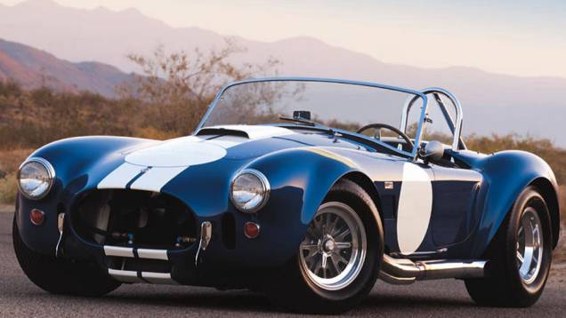 Cobra 427: uma lenda com motor V8 7.0 de 410 cv. Atingia 265 km/h e até hoje é um dos carros que têm mais réplicas no mundo | <a href="https://gutenberg.quatrorodas.abril.com.br/noticias/carrol-shelby-morre-aos-89-anos-321336_p.shtml" target="_blank" rel="migration">Carroll Shelby morr</a> Cobra 427: uma lenda com motor V8 7.0 de 410 cv. Atingia 265 km/h e até hoje é um dos carros que têm mais réplicas no mundo | <a href="https://gutenberg.quatrorodas.abril.com.br/noticias/carrol-shelby-morre-aos-89-anos-321336_p.shtml" target="_blank" rel="migration">Carroll Shelby morr</a>