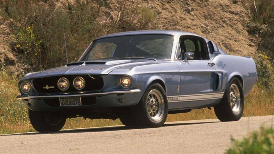 Ford Mustang GT500 1967 foi uma versão mais potente do muscle-car | <a href="https://gutenberg.quatrorodas.abril.com.br/noticias/carrol-shelby-morre-aos-89-anos-321336_p.shtml" target="_blank" rel="migration">Carroll Shelby morre aos 89 anos</a> | <a href="https://quatrorodas.abril.com.b" rel="migration"></a>