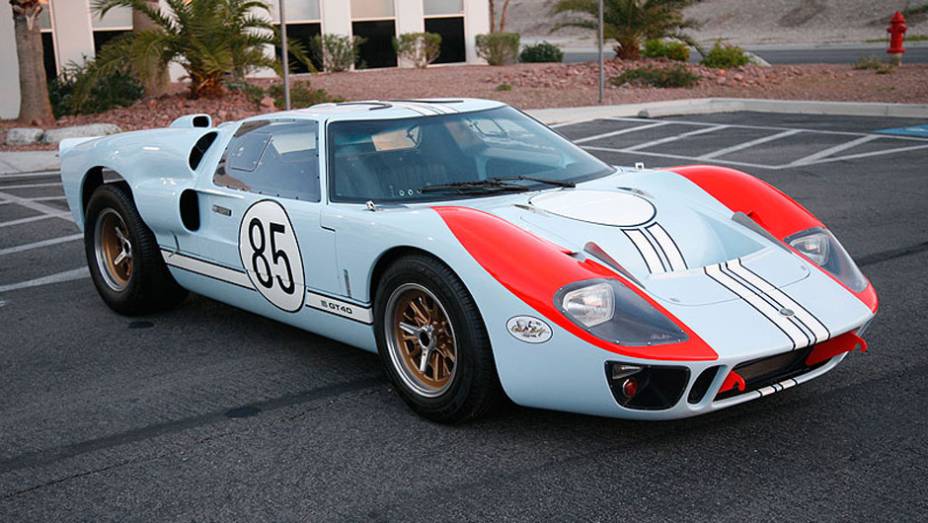 O Shelby GT40, uma homenagem ao Ford GT40 original, teve 85 unidades produzidas | <a href="https://gutenberg.quatrorodas.abril.com.br/noticias/carrol-shelby-morre-aos-89-anos-321336_p.shtml" target="_blank" rel="migration">Carroll Shelby morre aos 89 anos</a> | <a href="https://quatrorod" rel="migration"></a>