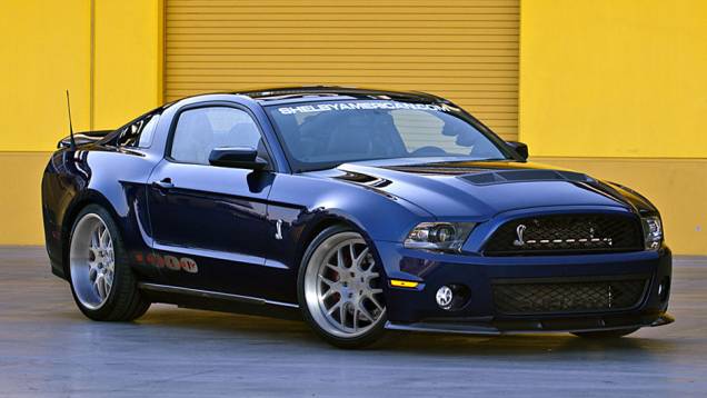 Shelby 1000: apresentado no Salão de Nova York, o muscle-car entrega mais de 1000 cavalos | <a href="https://gutenberg.quatrorodas.abril.com.br/noticias/carrol-shelby-morre-aos-89-anos-321336_p.shtml" target="_blank" rel="migration">Carroll Shelby morre aos 89 anos</a> | <a href="http:/" rel="migration"></a> Shelby 1000: apresentado no Salão de Nova York, o muscle-car entrega mais de 1000 cavalos | <a href="https://gutenberg.quatrorodas.abril.com.br/noticias/carrol-shelby-morre-aos-89-anos-321336_p.shtml" target="_blank" rel="migration">Carroll Shelby morre aos 89 anos</a> | <a href="http:/" rel="migration"></a>