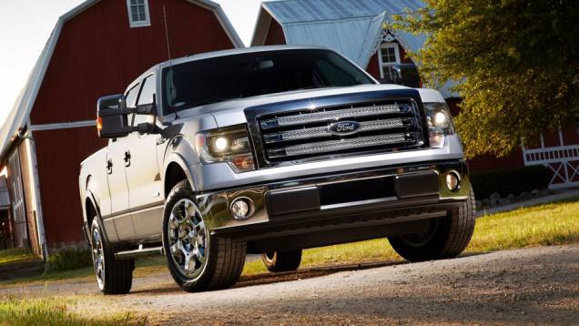 Grade é nova e três cores adicionais estão disponíveis | <a href="https://gutenberg.quatrorodas.abril.com.br/noticias/ford-f-150-chega-linha-2013-322561_p.shtml" target="_blank" rel="migration">Leia mais</a> Grade é nova e três cores adicionais estão disponíveis | <a href="https://gutenberg.quatrorodas.abril.com.br/noticias/ford-f-150-chega-linha-2013-322561_p.shtml" target="_blank" rel="migration">Leia mais</a>